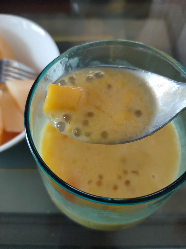 自制下午茶小甜品✌芒果西米露，一次可以喝三碗❗❗