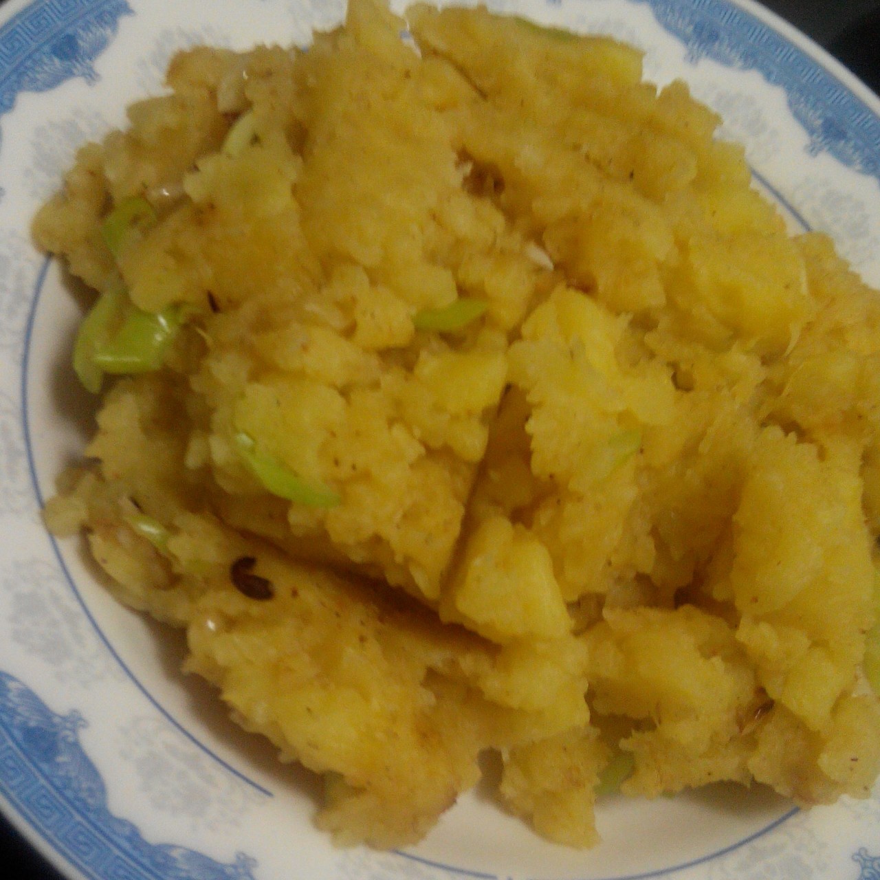 不辣的［老奶洋芋］其实就是北方的清炒土豆泥啦！