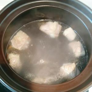【砂锅】冬笋蘑菇排骨汤的做法 步骤1