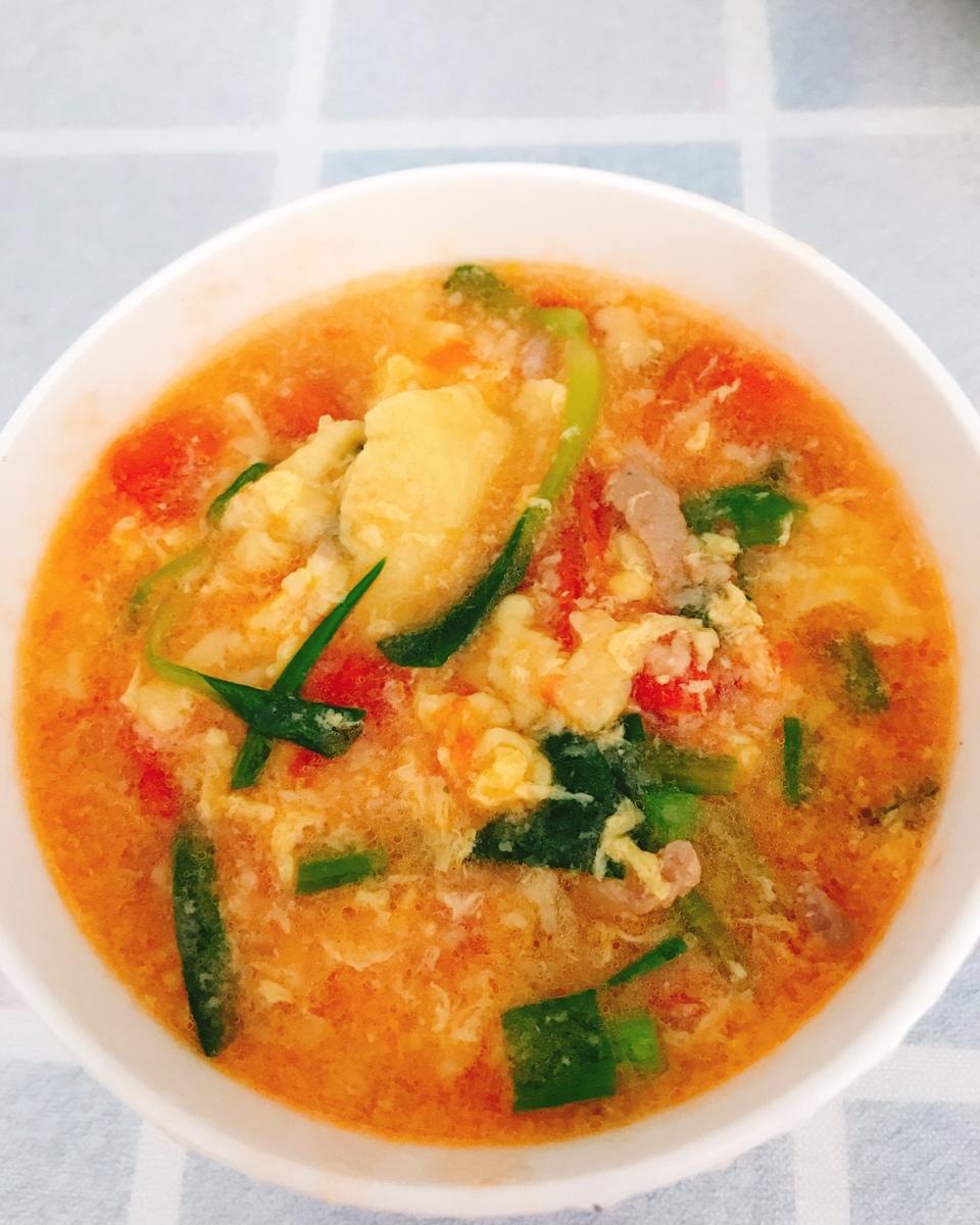 不用揉面就能吃的美味面食——西红柿小鱼面疙瘩