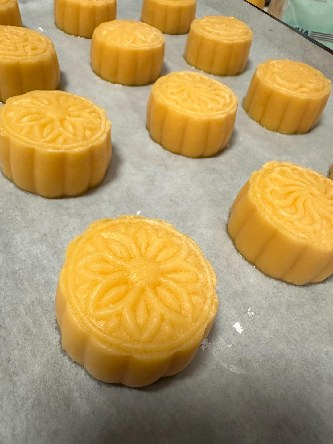 💃奶黄流心月饼——这是可以让你坐稳朋友圈厨霸位置的月饼🥮，没人点赞算我输👎