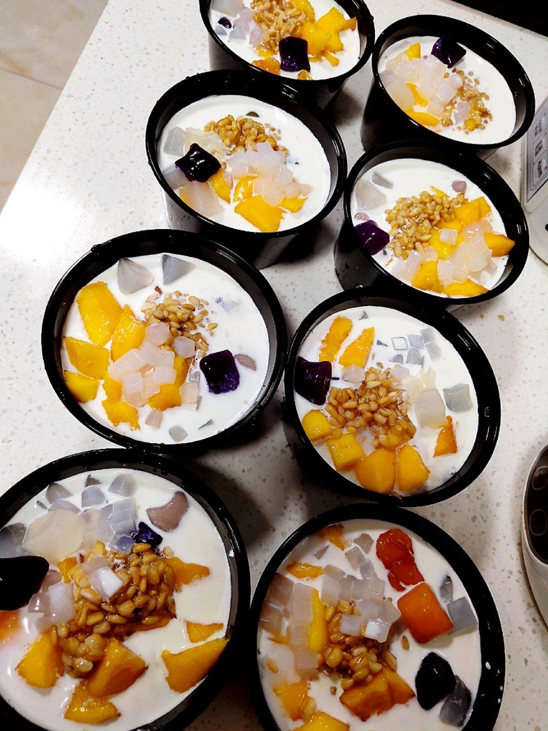 媲美鲜芋仙的芋圆烧仙草（内附三色芋圆的制作方法）