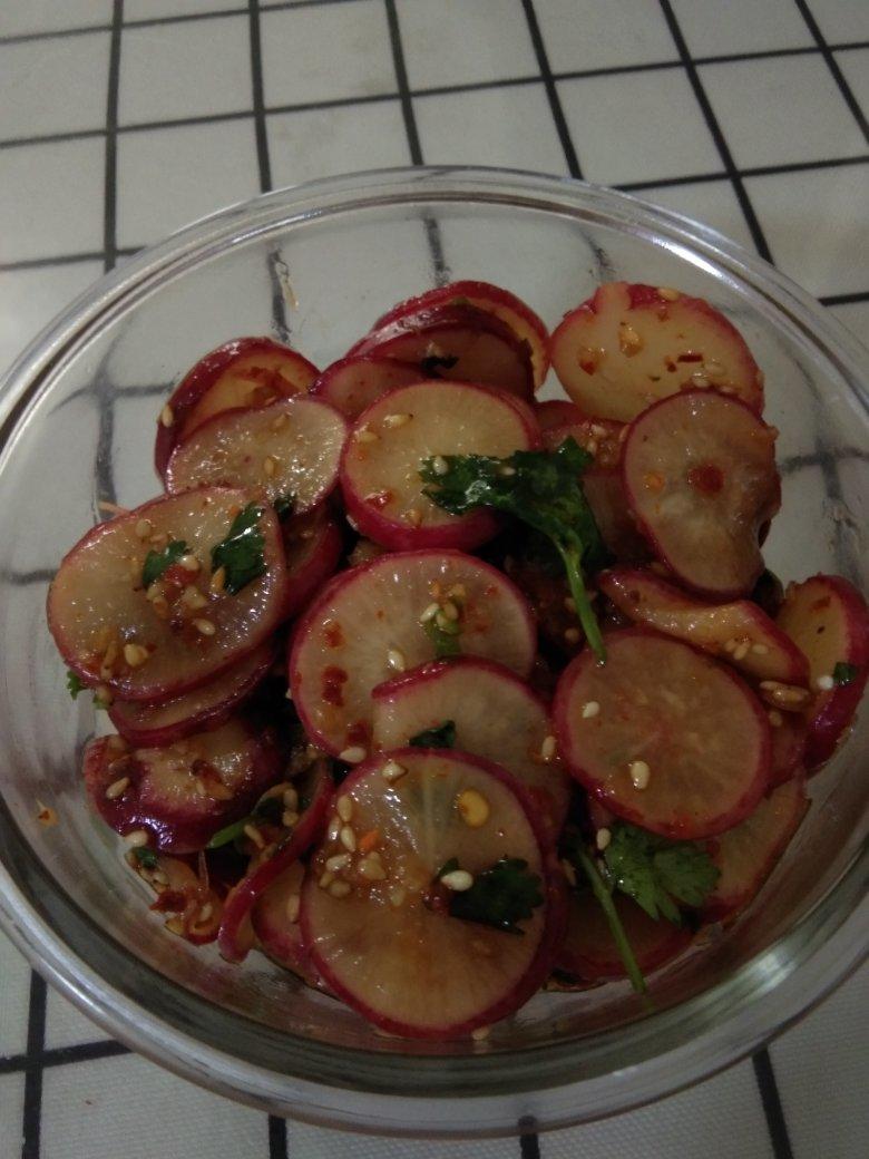 麻辣爽脆凉拌水萝卜(佐粥下饭)