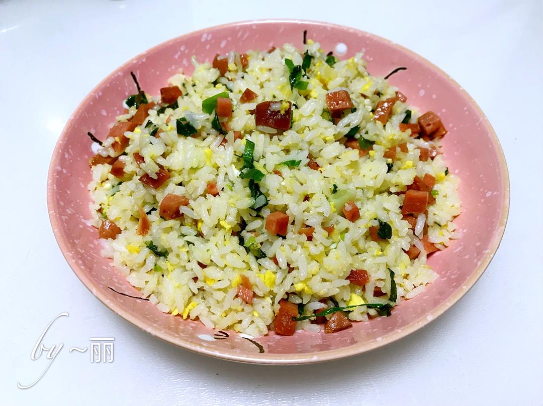 腊肠黄金炒饭