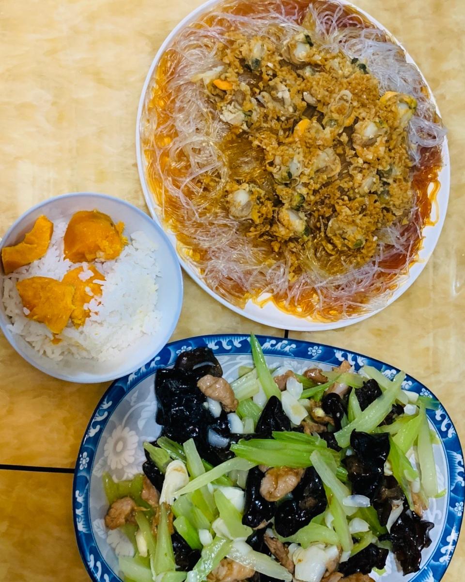 蒜蓉粉丝蒸扇贝（清晰图片步骤讲解）