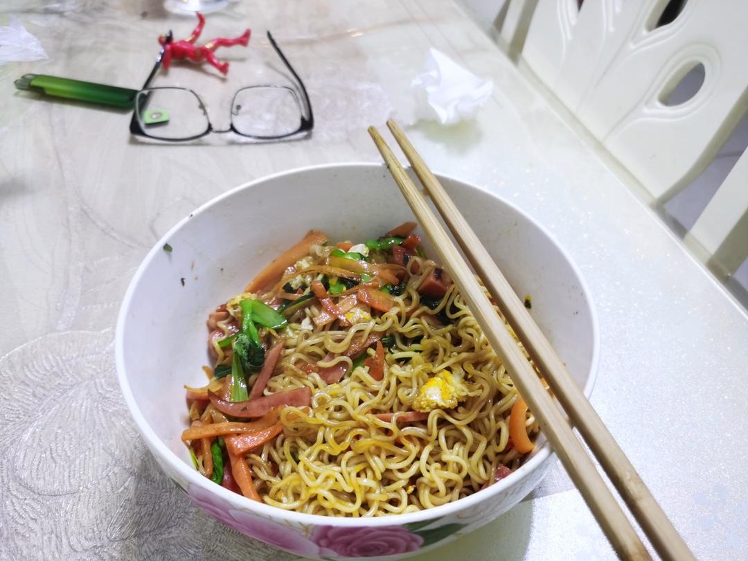 巨好吃的炒方便面