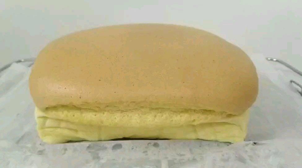 堪比柯基屁股
爆浆芝士🧀古早蛋糕