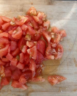 川味腊肠番茄胡萝卜焖饭的做法 步骤1