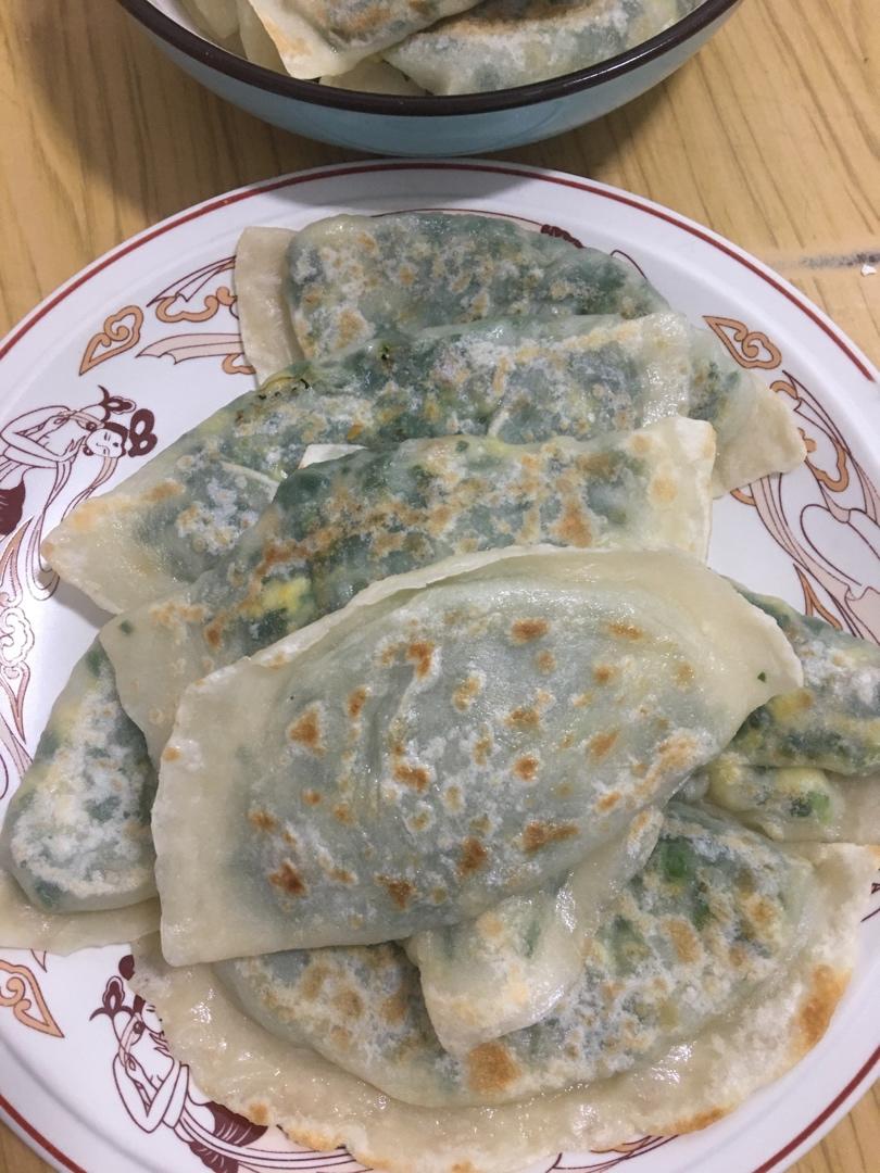 好吃酥软的韭菜盒子