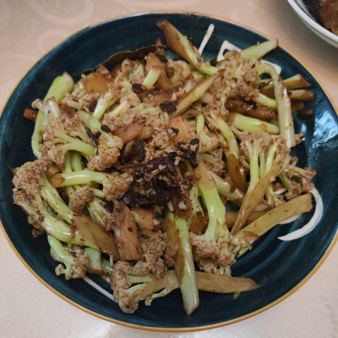 很“浪费”米饭的家常菜之一-------干锅菜花