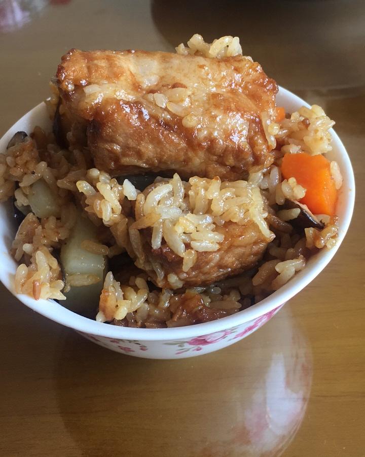 katie陆做的酱香排骨饭