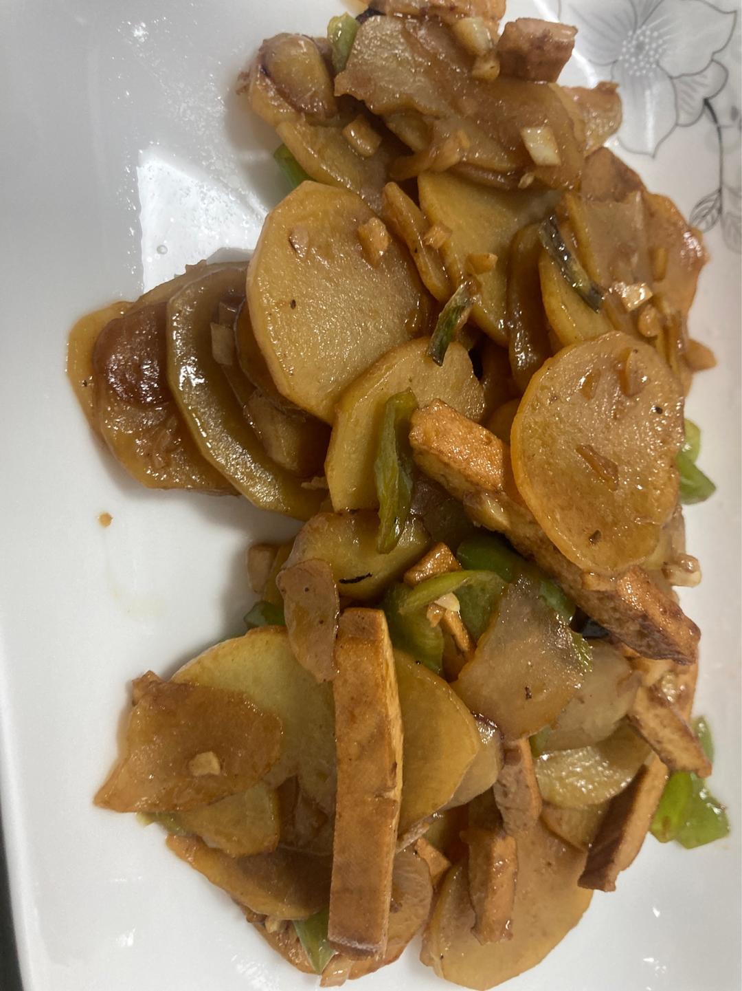 比肉都好吃的青椒炒土豆片😋简单又美味❗️