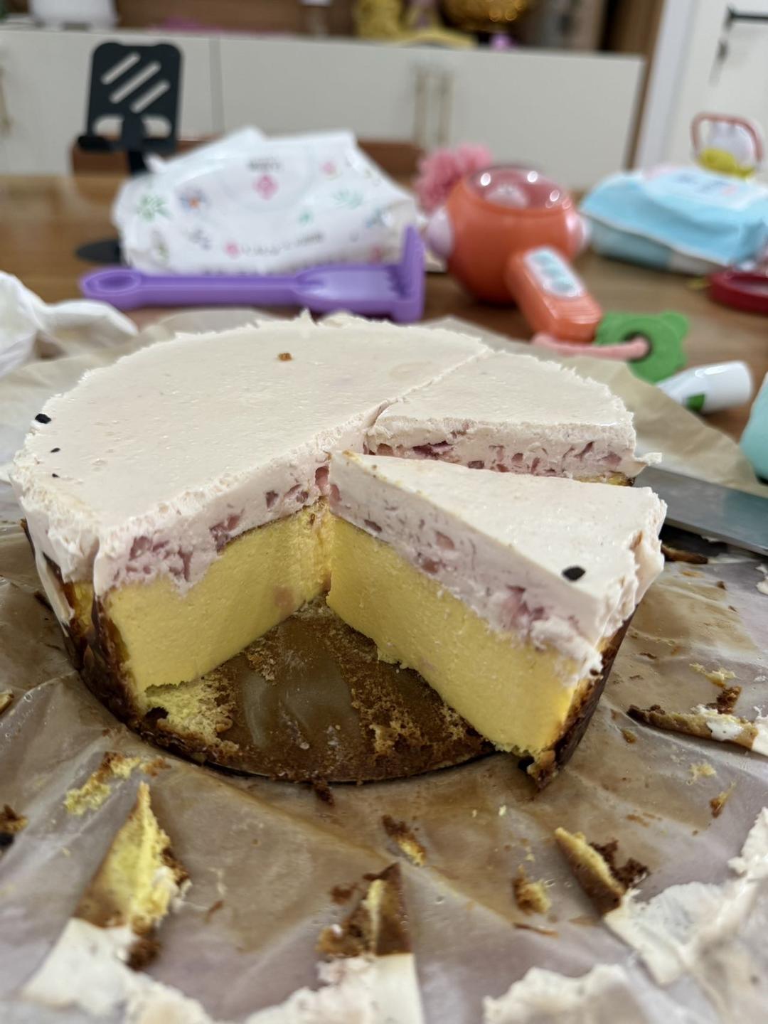 六寸巴斯克草莓慕斯蛋糕