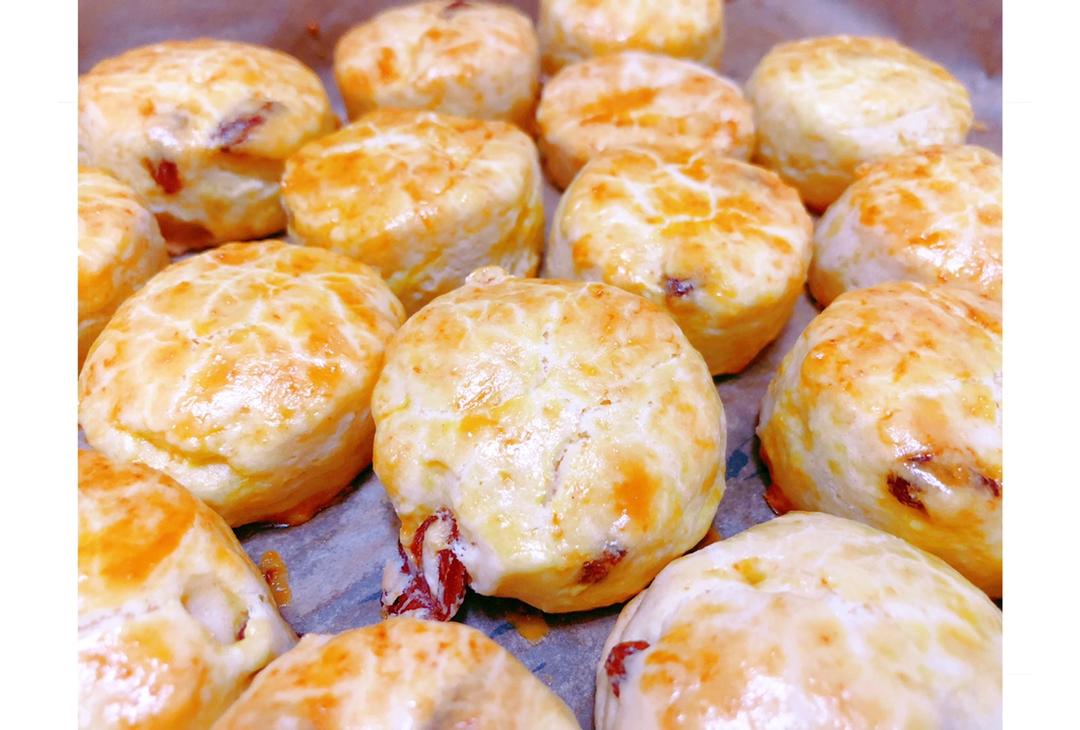 【视频】3分钟 奶油司康Scone(可能是世界上最快手的司康) 消耗淡奶油～