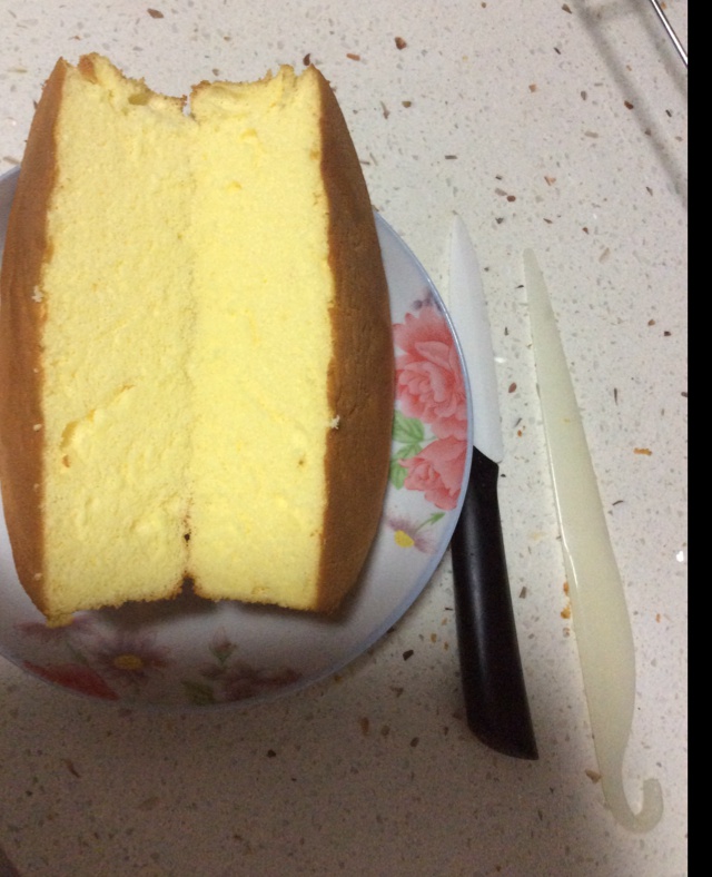 超简单完美戚风蛋糕（6寸2蛋）附打发、翻拌、脱模视频