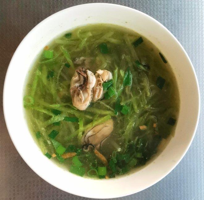 zl730718做的低脂绿萝卜丝海蛎子汤