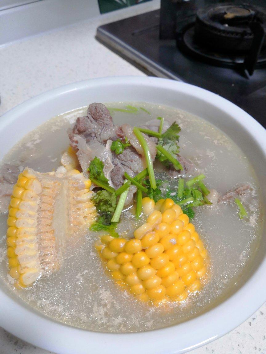 浓情牛尾骨汤
