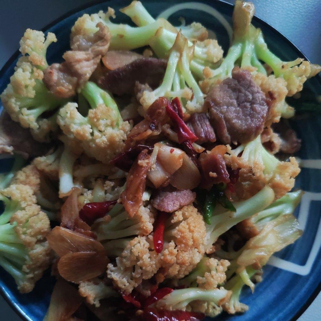 老丁的私房菜-干锅花菜