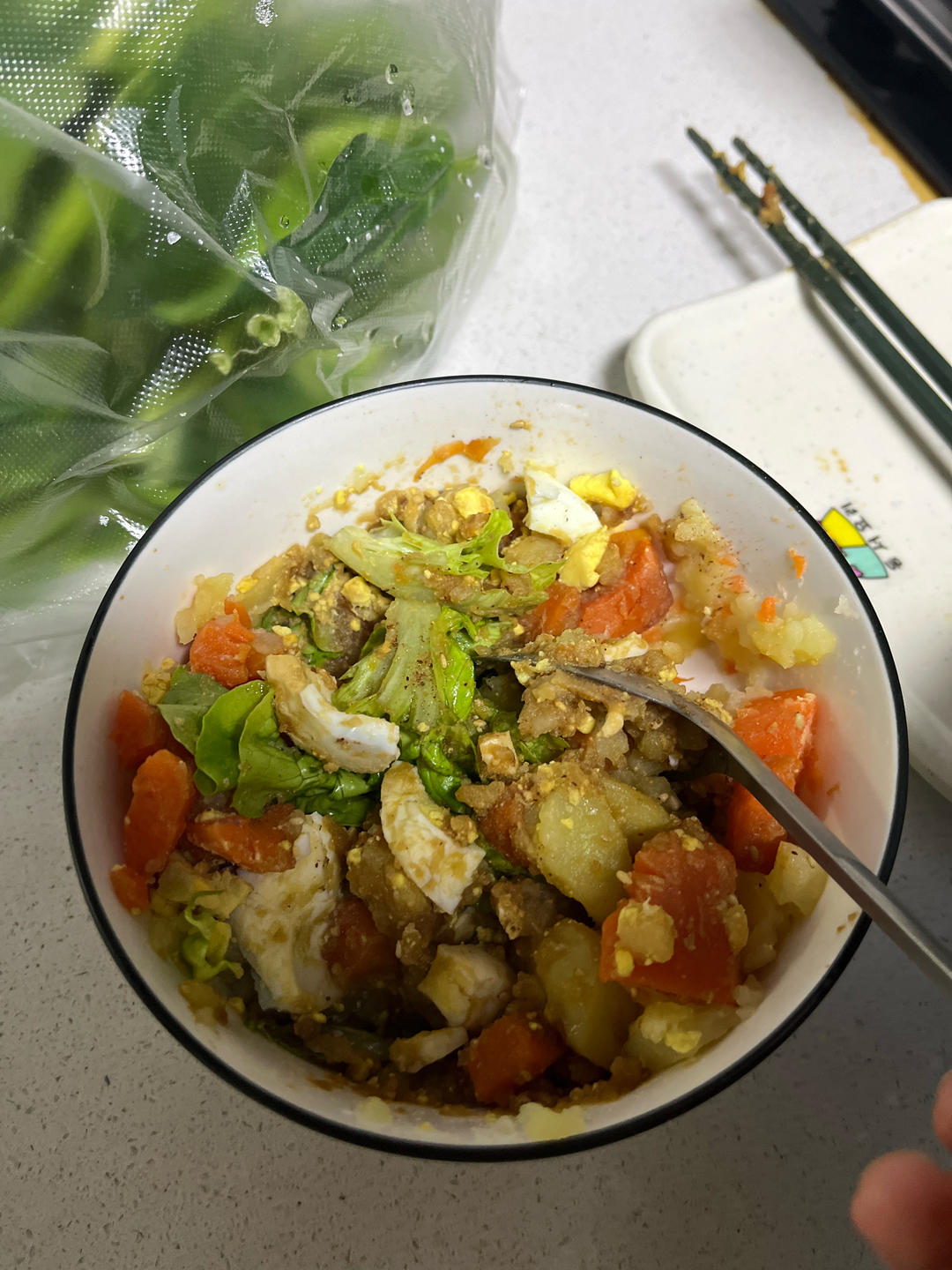 生菜土豆胡萝卜鸡蛋拌菜拌饭酱汁油醋汁