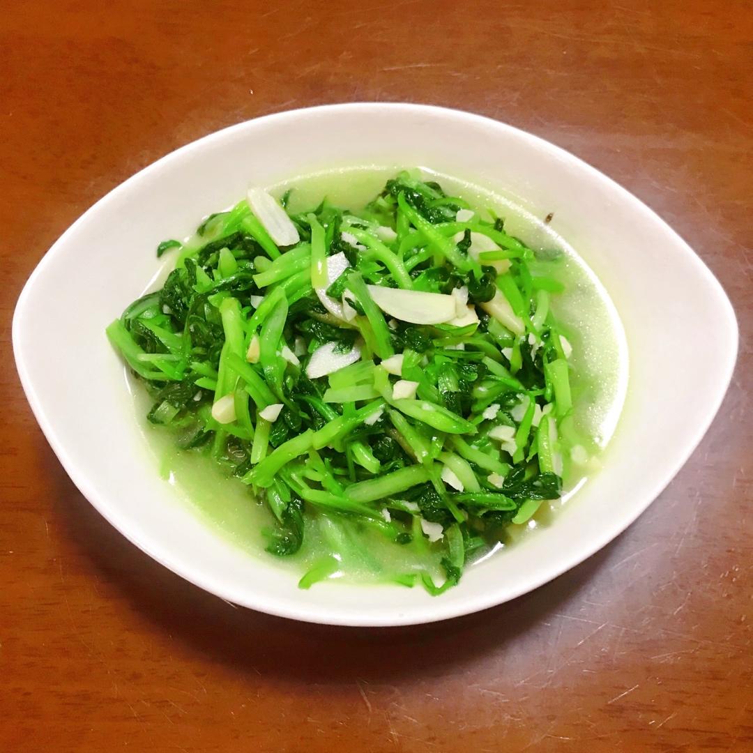 女帝丶做的五星级酒店的蒜蓉青菜原来是这么制作的:蒜蓉芥蓝