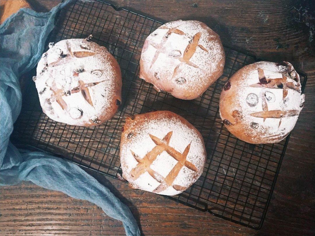 红酒黑加仑乳酪包