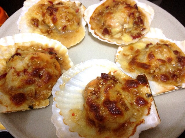 蒜茸芝士烤青口