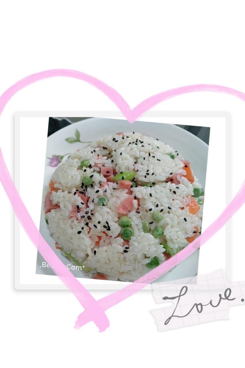 鸡蛋青豆炒米饭