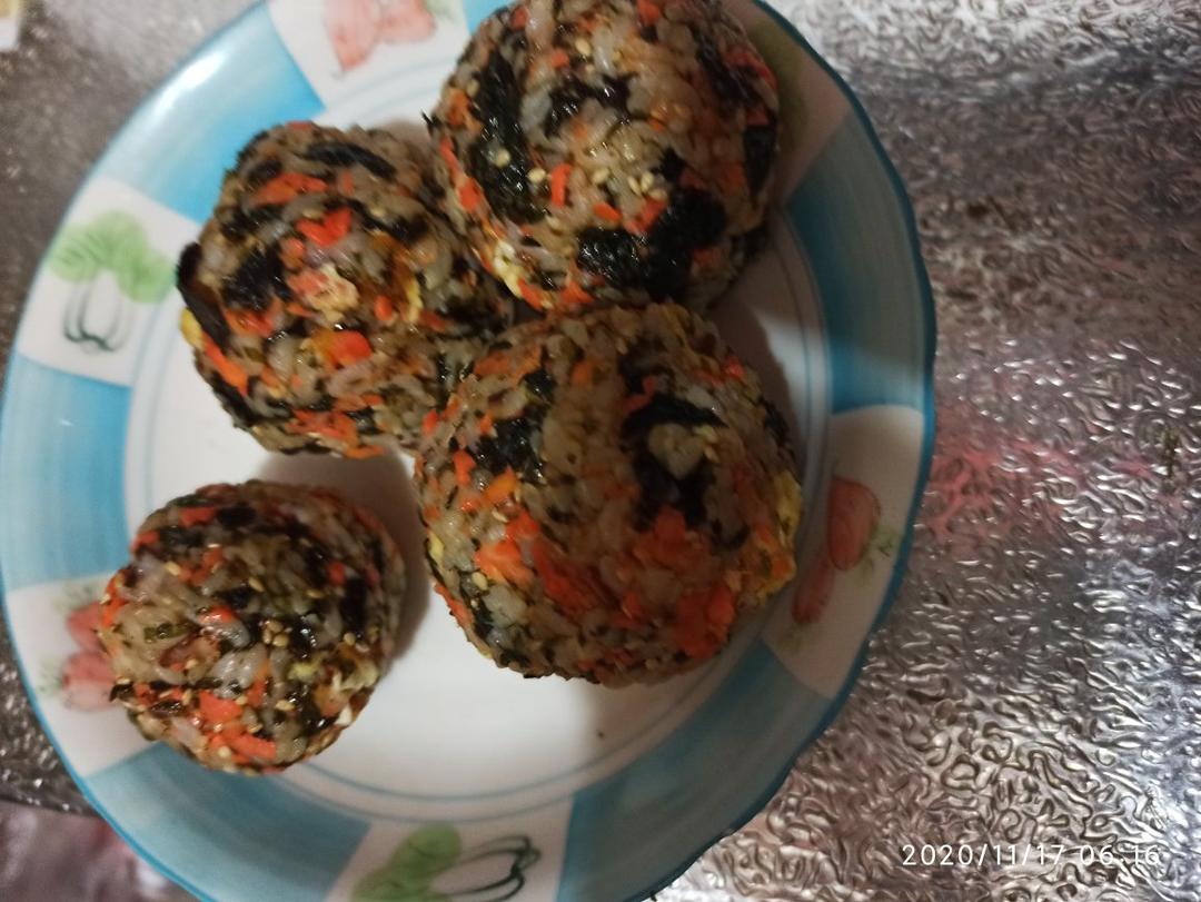 肉松海苔饭团🍙