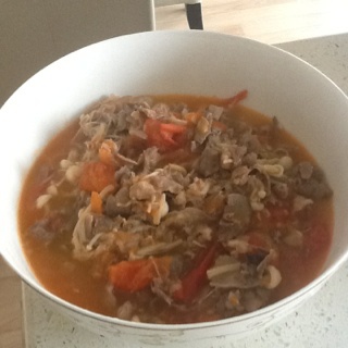 金针菇肥牛番茄锅