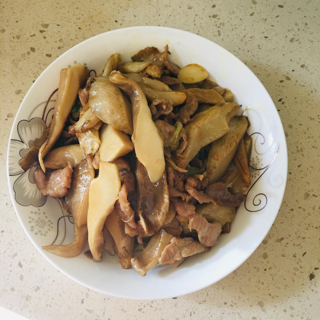 5分钟做道下饭菜--平菇炒肉