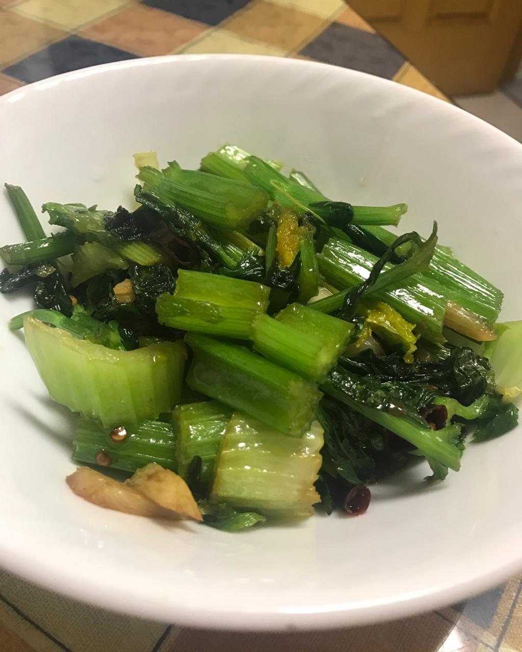 炝炒芹菜
