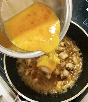 日式亲子盖饭(親子丼)的做法 步骤8