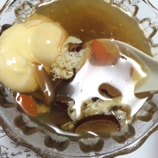 神经蝈做的枸杞红枣鸡蛋隔水炖