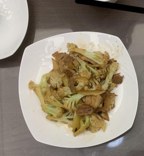 干煸菜花（花菜炒肉）