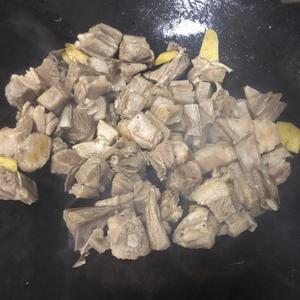 广东清汤羊肉的做法 步骤1