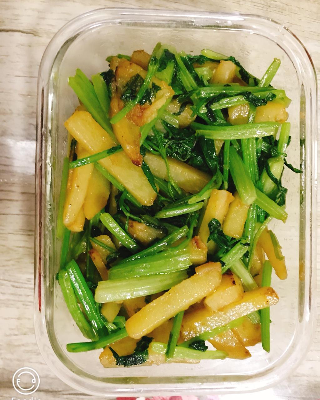 土豆炒芹菜