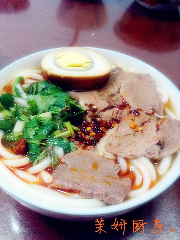 香辣鸡丁米线