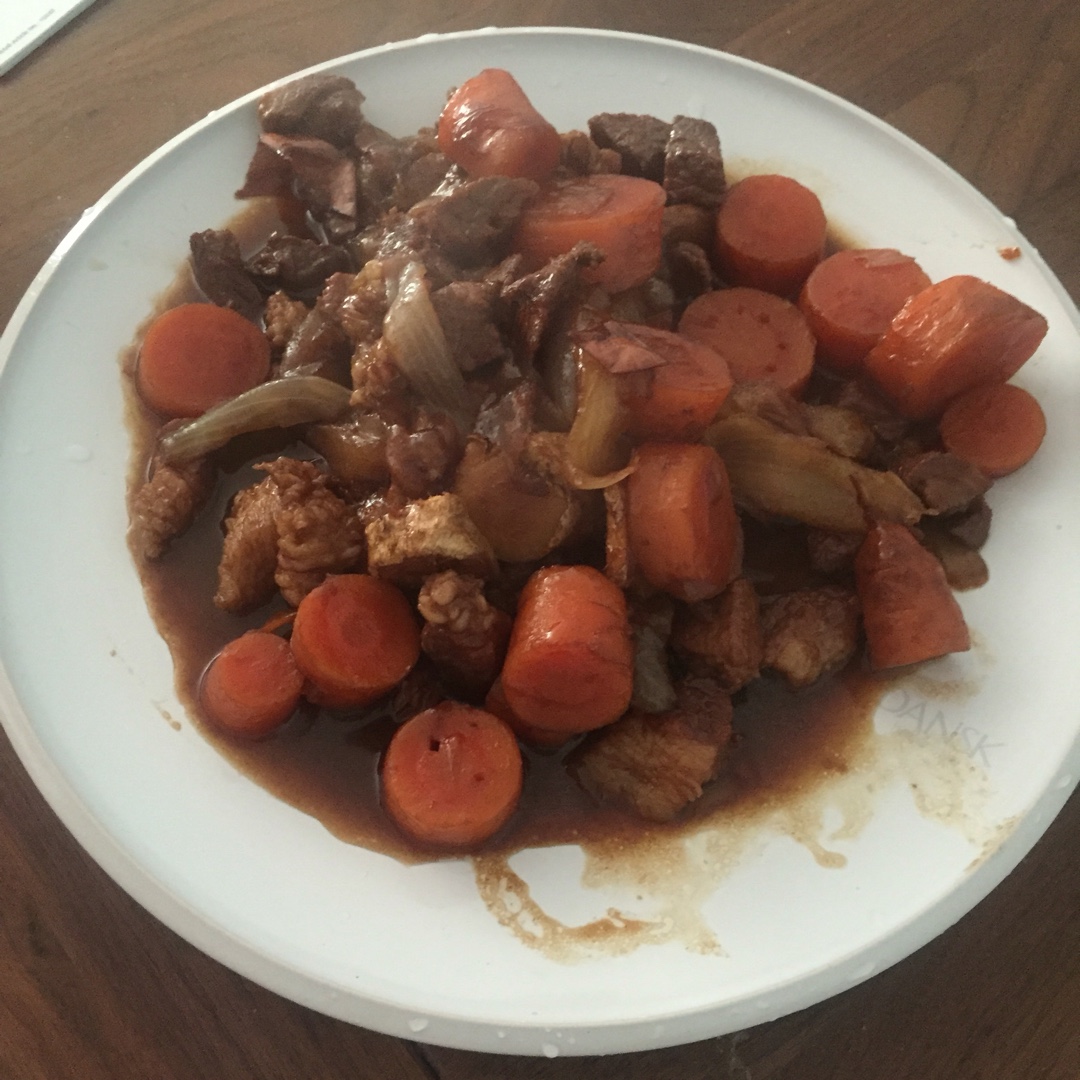 胡萝卜烧肉