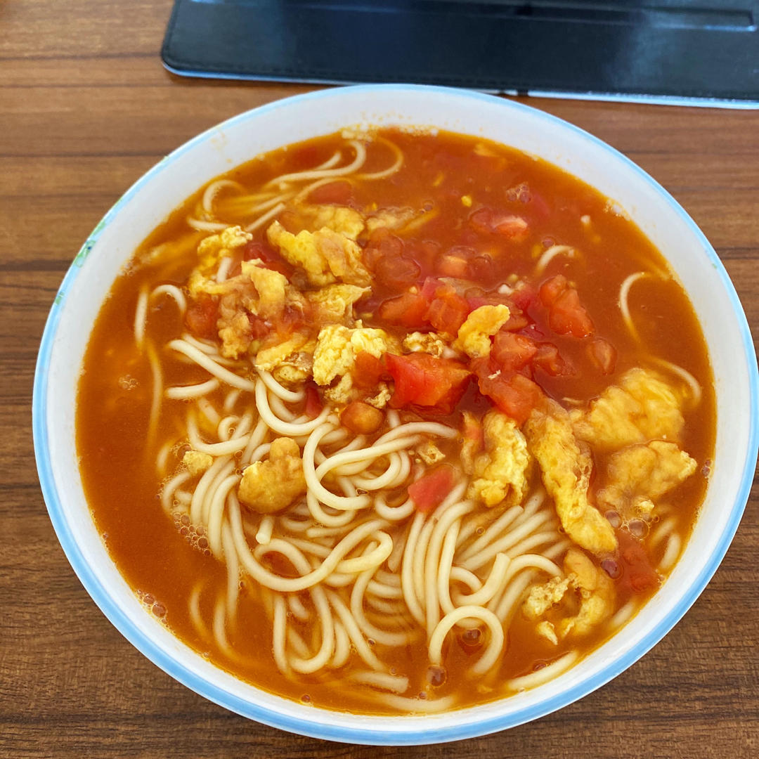 恨不得抱着锅舔的番茄鸡蛋面