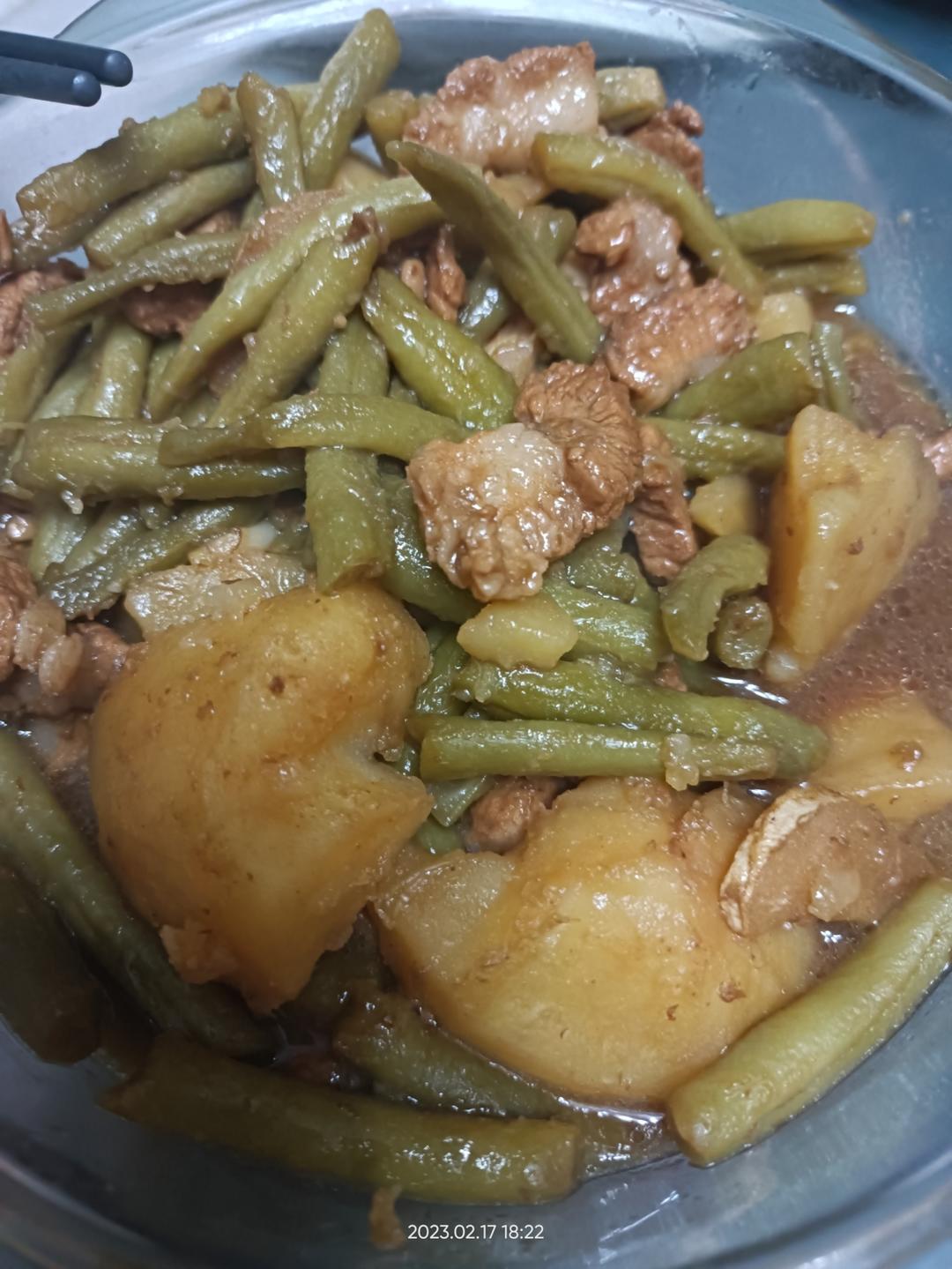 绝对正宗的东北土豆豆角炖五花肉