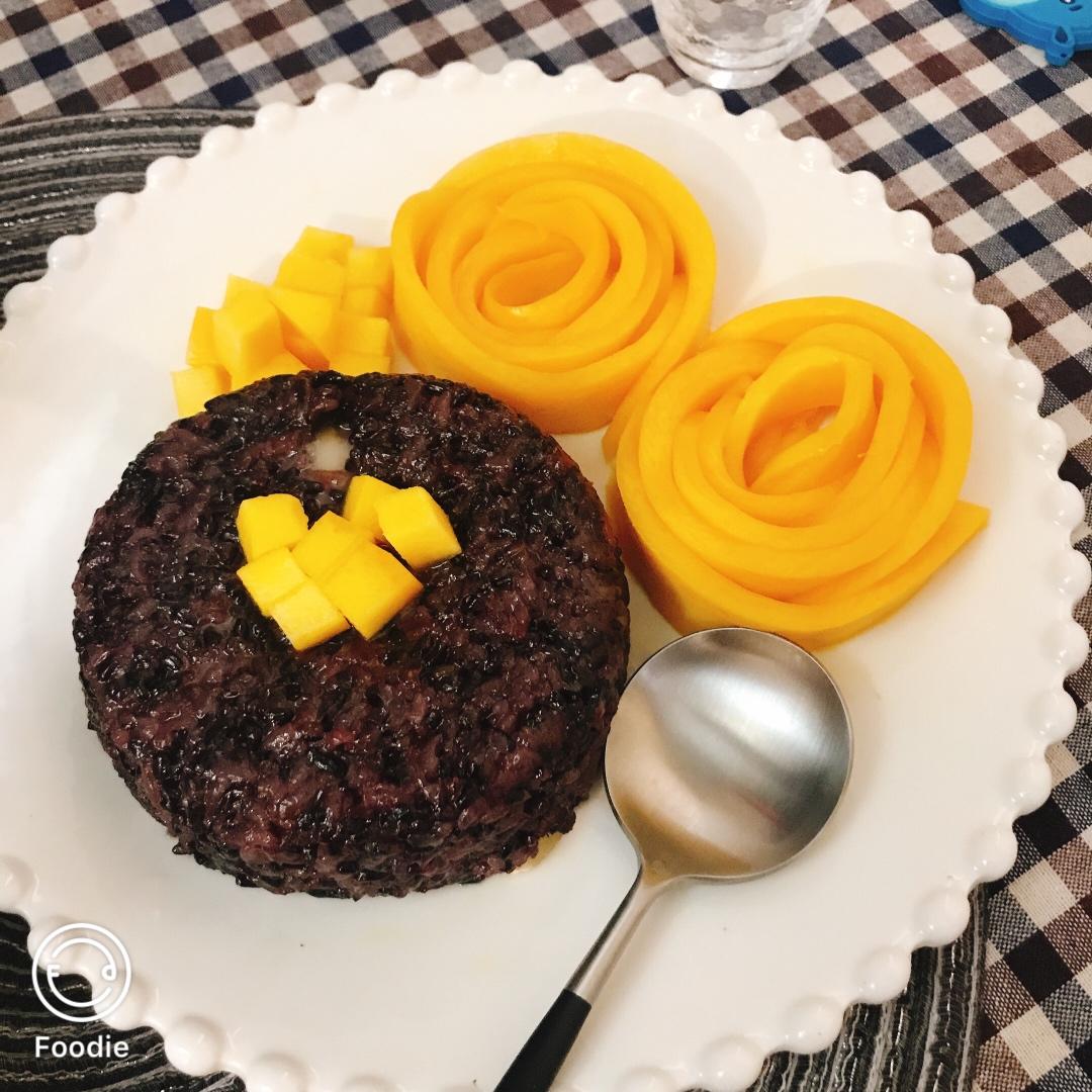 椰浆芒果糯米饭（附芒果玫瑰花做法）