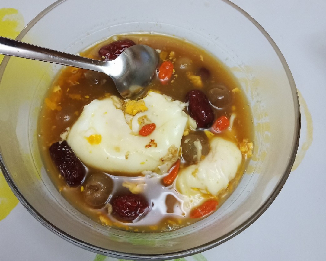 桂圆红枣鸡蛋汤的做法