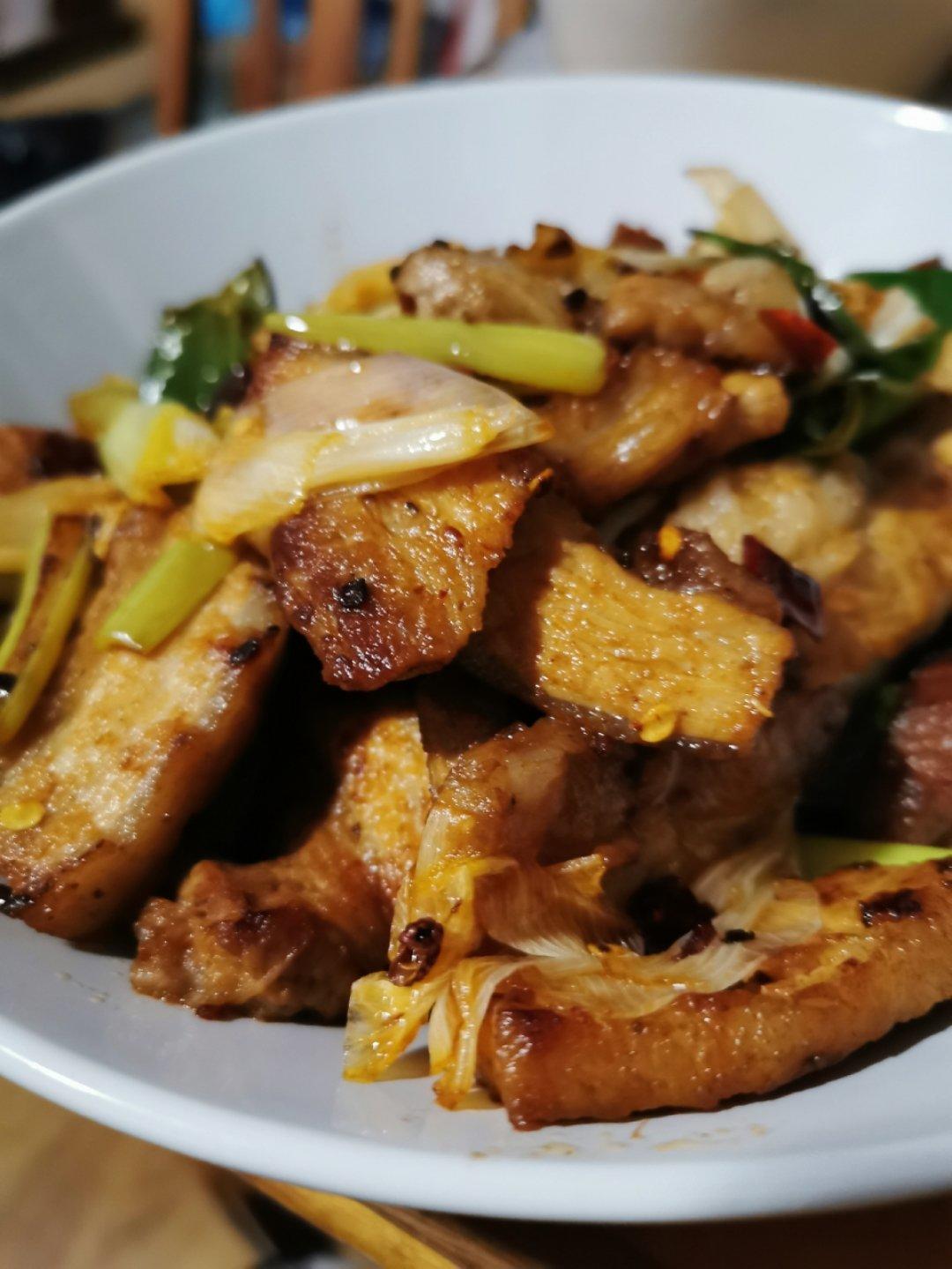 厨师长教你：“回锅肉”的正宗做法，先收藏