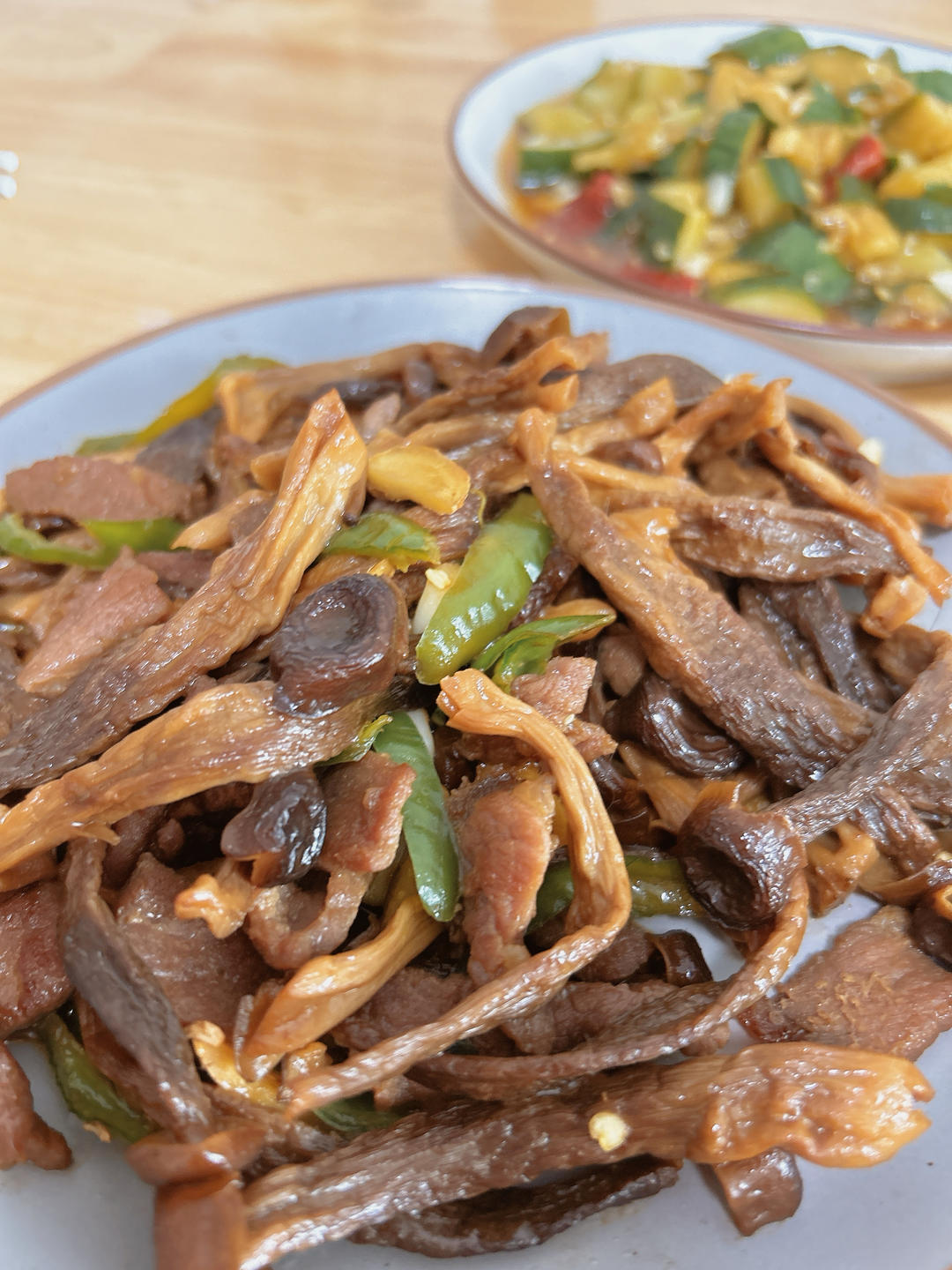 超好吃的快手菜爆炒鹿茸菇，搭配肉丝青椒超下饭