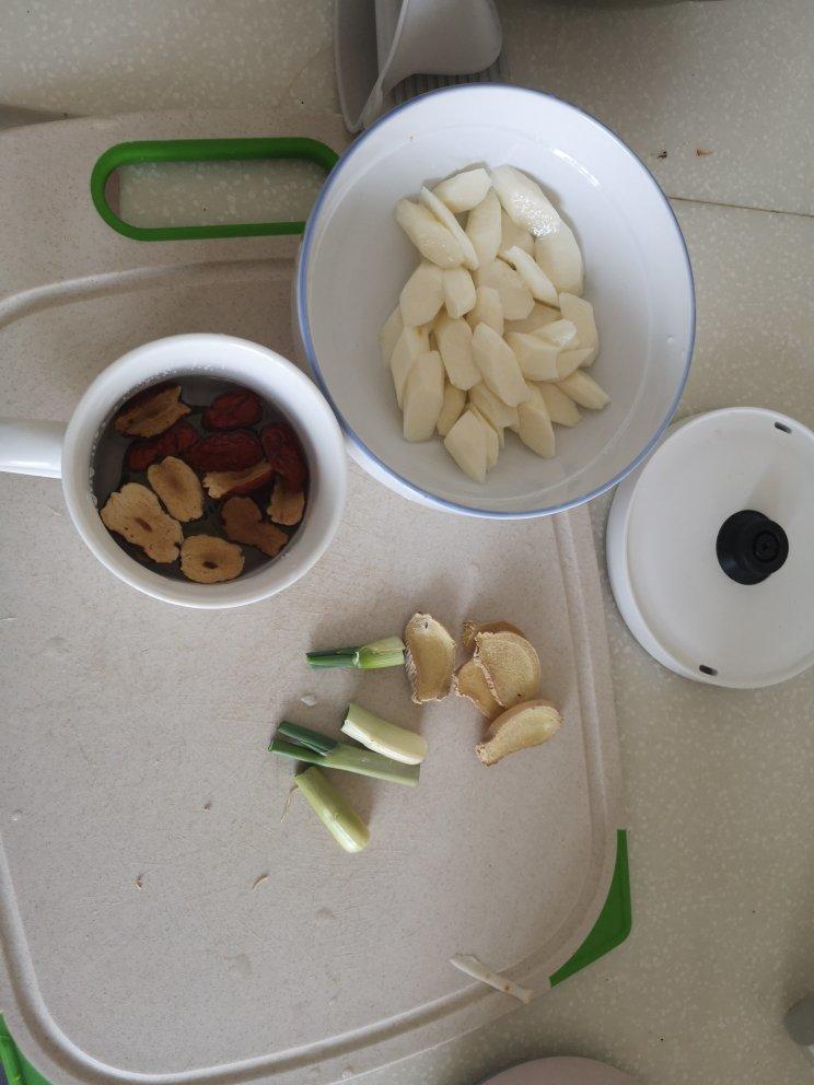 山药红枣乌鸡汤
