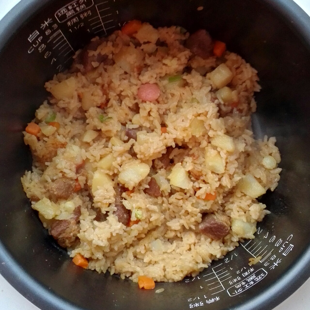 土豆焖饭（电饭锅版）
