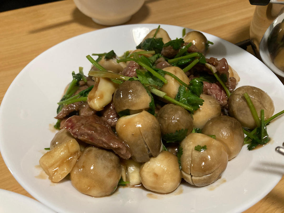好吃得停不了的“草菇炒牛肉”