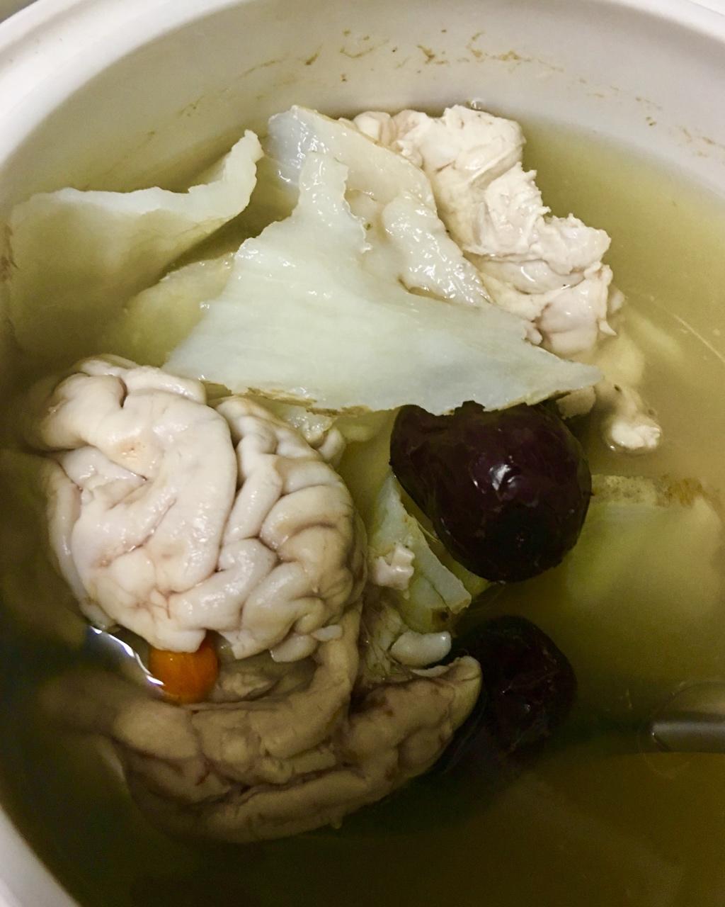 asako虹儿做的天麻炖猪脑