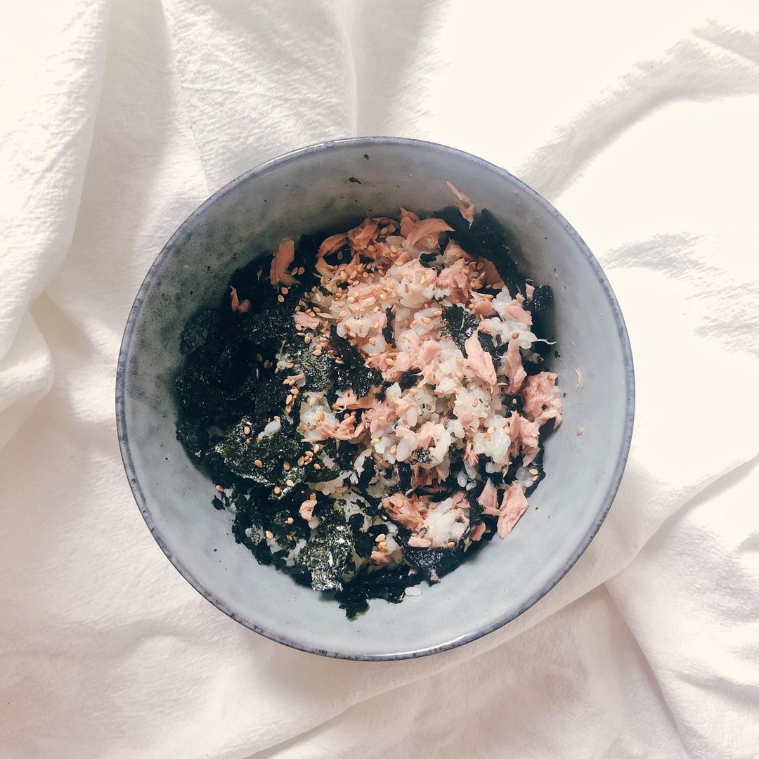 金枪鱼拌饭