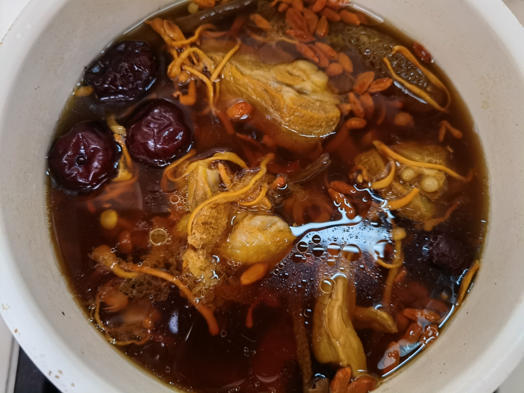 超鲜美的菌菇排骨汤的做法